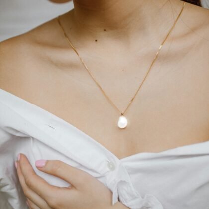 Solitaire Pearl Necklace